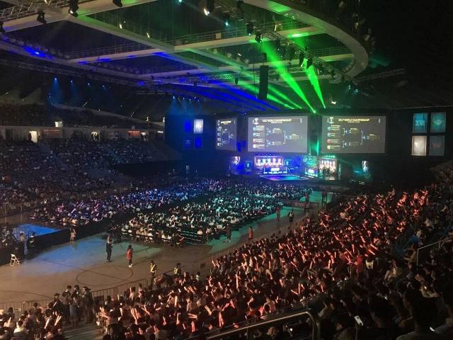 一位名不见 一位名不见