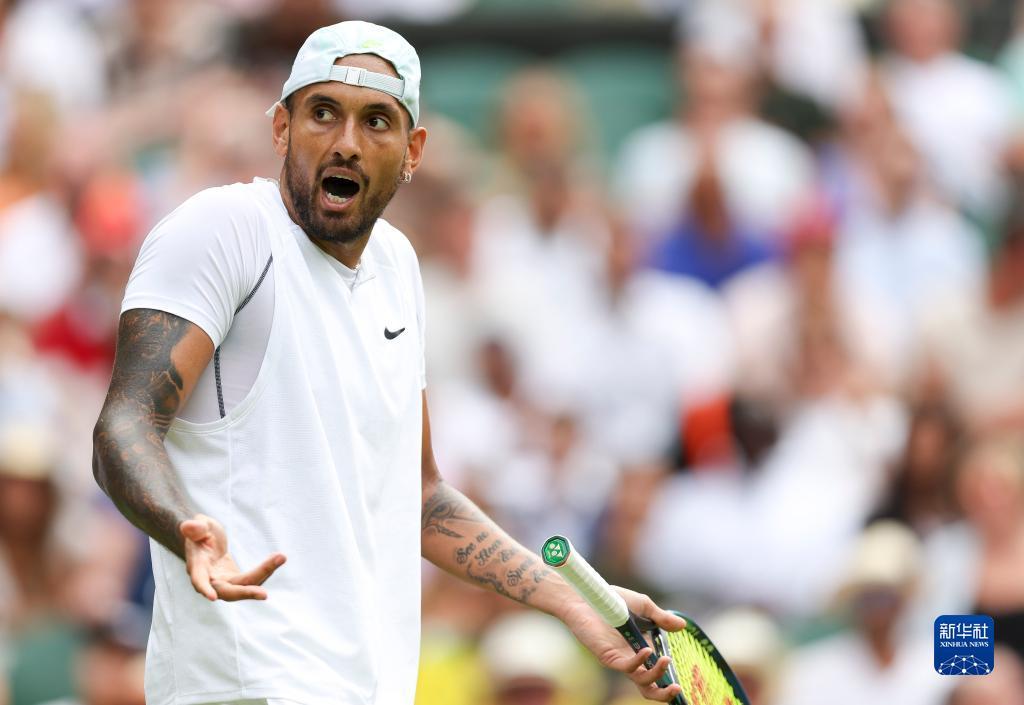 偶像背后的 偶像背后的