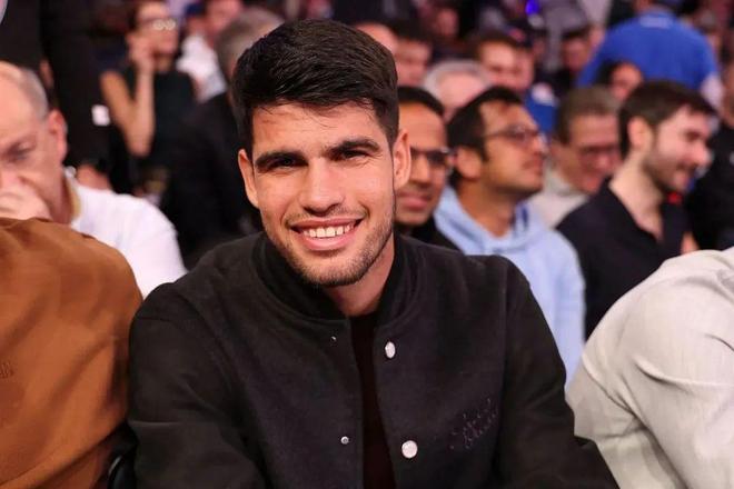 侧身拼接中 侧身拼接中